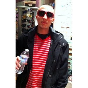 Meet your Posher, Javier